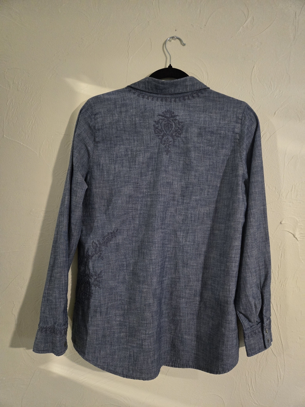 J. Jill Blue Chambray Embroidered Button Down Shirt. 100% Cotton. - Picture 2 of 14
